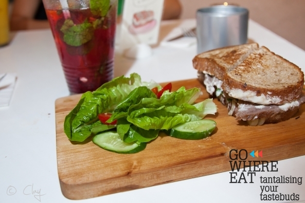 ROAST BEEF SANDWICK CHICKEN & CHEESE ROAST BEEF SANDWICK CHICKEN & CHEESE