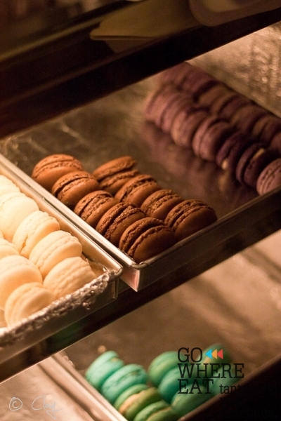 chocolate macarons chocolate macarons