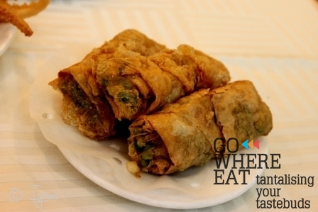 Deep-fried prawn rolls wrapped by bean curb sheets Deep-fried prawn rolls wrapped by bean curb sheets