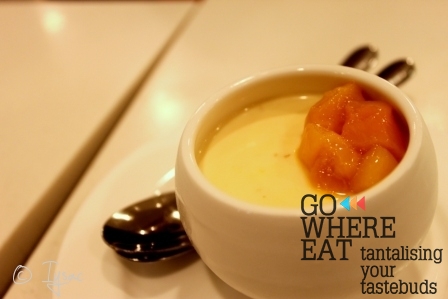 Milk pudding with mango Milk pudding with mango