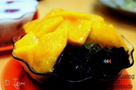 芒果涼粉 Mango + grass jelly 芒果涼粉 Mango + grass jelly