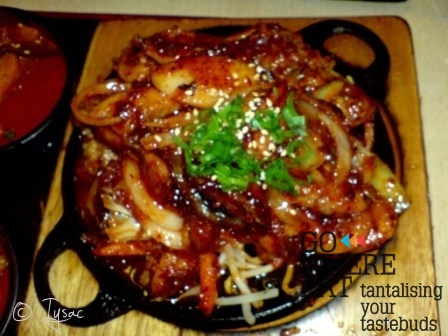 Chilli chicken on hot plate Chilli chicken on hot plate