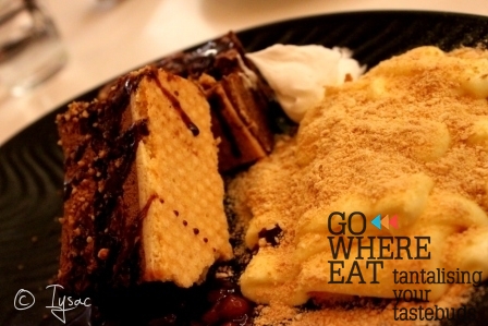 Chocolate mousse cake + 木糠 pudding Chocolate mousse cake + 木糠 pudding