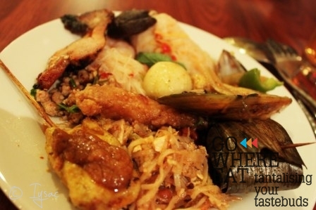 minced pork, bbq chicken , satay, chilli fish, Vermicelli salad, green curry fish ball, pad thai, chilli mussel, chicken minced pork, bbq chicken , satay, chilli fish, Vermicelli salad, green curry fish ball, pad thai, chilli mussel, chicken
